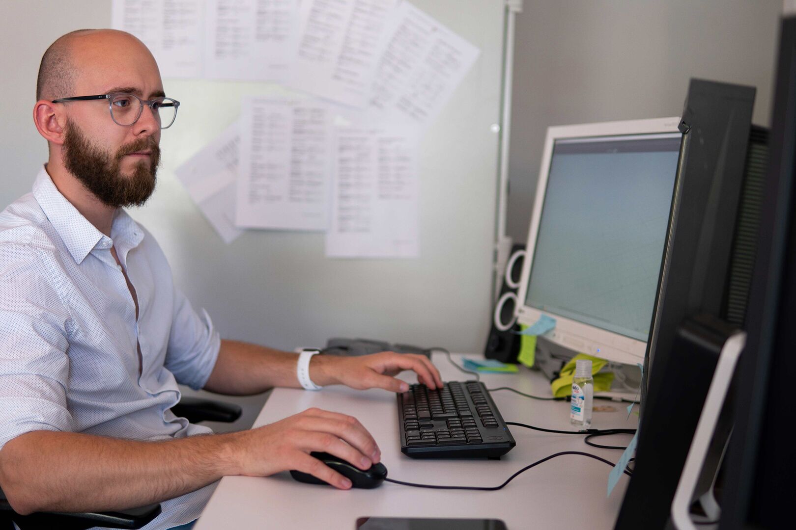 Justus Schmidt working on a computer