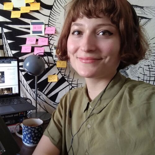 Clara Deitmar sitting in front of a computer